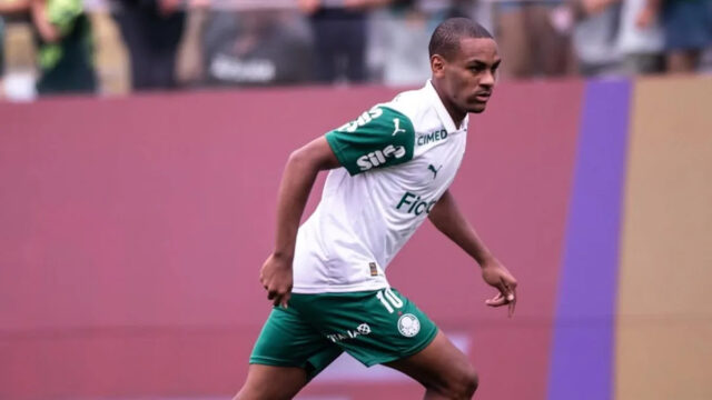 Barcelona pozorne sleduje 16-ročný brazílsky útočný talent; uskutočnené stretnutia Download app from appStore