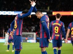 Barcelona si po strašidelnom začiatku proti Kodani zabezpečila miesto v osemfinále Ligy majstrov Lamine Yamal oslavuje s Koundem a Ferminom.