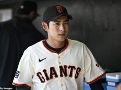 Bejzbalová hviezda Jung Hoo Lee zadržaná imigračnými silami na letisku v Los Angeles Hviezdu Giants Jung-Hoo Leeho krátko zadržali po prílete do Ameriky z Južnej Kórey