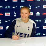 Ellen White, Jen Beattie a Ben Haines