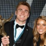 Bo Nixova tehotná manželka Izzy ukazuje poštovú schránku plnú sladkých listov mladých fanúšikov (Image Credit: Izzy/IG)