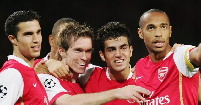 Alexander Hleb s Robinom Van Persiem, Cescom Fabregasom a Thierrym Henrym