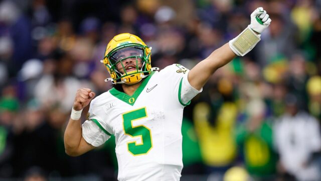 Boomer Esiason hovorí, že Jets „mali šťastie“, keď sa Dante Moore vrátil na vysokú školu
