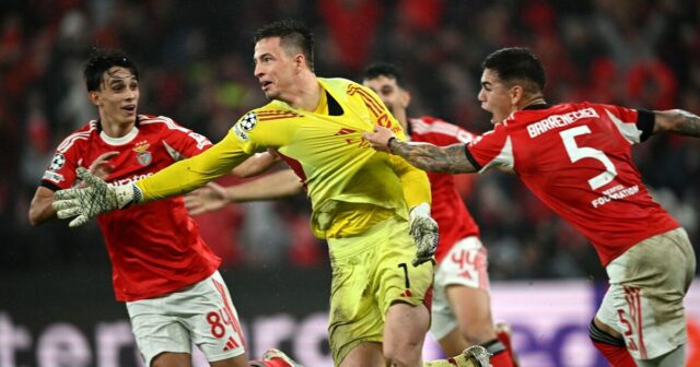 Brankár Benficy strelil impozantný gól v 98. minúte, keď vypukol zápas Ligy majstrov Realu Madrid
