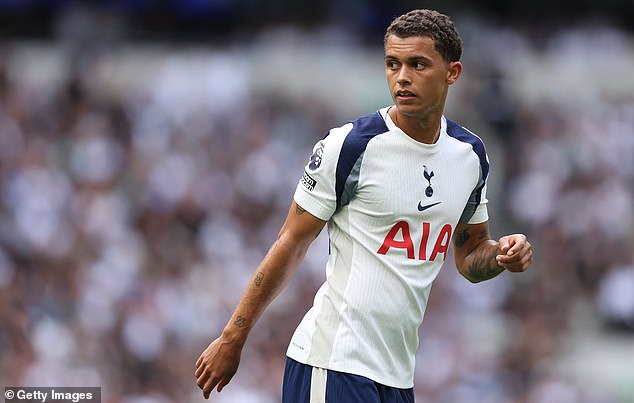 Brennan Johnson bude mať prvú časť lekárskej prehliadky Crystal Palace Brennanová Johnsonová absolvuje prvú časť lekárskej prehliadky s Crystal Palace vo štvrtok večer