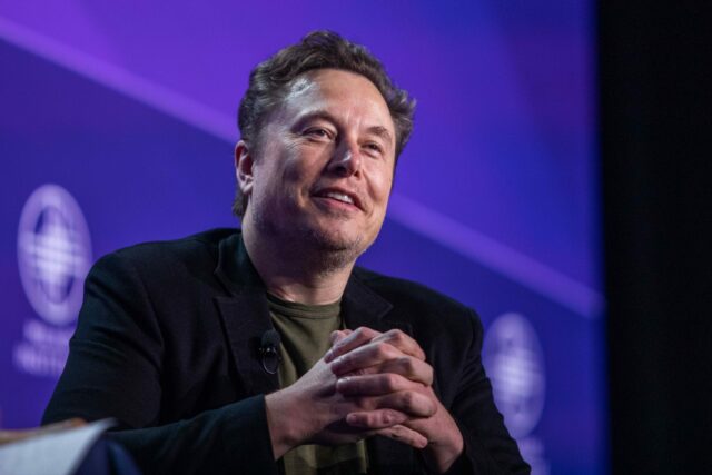 "Bro jednoducho nemohol ísť s Georgeom a Sarah" Musk sa pripojil k prezidentovi Trumpovi za podpis výkonných príkazov v oválnej pracovni - Zdroj: Getty