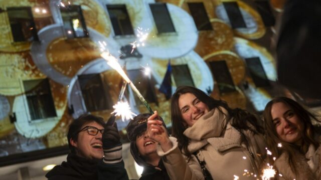 Bulharsko prijalo euro počas osláv a obáv z inflácie | Obchodné a ekonomické správy
