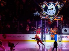 Bývalý zamestnanec žaluje Ducks, NHL za sexuálne obťažovanie a diskrimináciu Bývalý zamestnanec žaluje Ducks, NHL za sexuálne obťažovanie a diskrimináciu