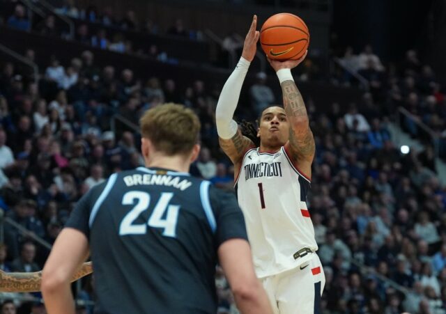 Č. 2 UConn sa snaží udržať nepoškvrnenú známku Big East Basketbal NCAA: Villanova v Connecticute