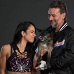 CM Punk dáva darček fanúšikovi WWE, ktorý vzdal hold Larrymu