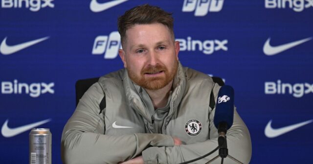 Calum McFarlane nahneval svoju manželku, aby prijala prácu správcu Chelsea Calum McFarlane nahneval svoju manželku, aby prijala prácu správcu Chelsea vs Man City | Futbal | Šport