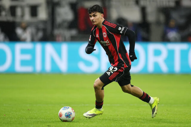 Can Uzun z Eintrachtu Frankfurt skončil na neurčito s novým Download app from appStore