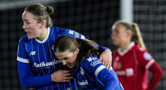 Cardiff vedie Adran Premier s víťazstvom na Briton Ferry
