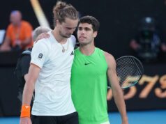 Carlos Alcaraz vracia úder Zverevovi po obvinení „bulls***“ z lekárskeho oddychového času Carlos Alcaraz vracia úder Zverevovi po obvinení „bulls***“ z lekárskeho oddychového času