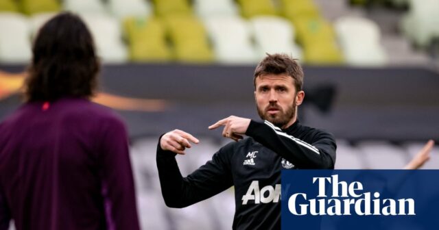 Carrick sa musí zbaviť taktickej strnulosti, aby okúsil úspech s Manchestrom United | Manchester United

