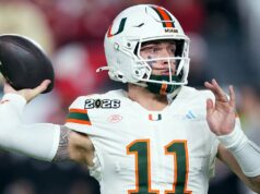 Carson Beck z Miami čelí kritike za vynechanie potriasania rúk po hre Carson Beck z Miami čelí kritike za vynechanie potriasania rúk po hre