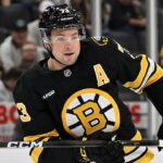 Charlie McAvoy z Bruins patrí medzi hlasy NHL, ktoré sa zaujímajú o „Heated Rivalry“