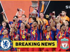 Chelsea a Liverpool dostali príležitosť na prestup Ronalda Arauja Ronald Araujo sa rozpráva s Robertom Lewandowskim na lavičke Barcelony