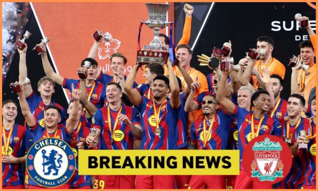 Ronald Araujo sa rozpráva s Robertom Lewandowskim na lavičke Barcelony