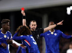 Chelsea pokračuje v znepokojujúcom trende s najnovšou červenou kartou v súboji o PL 📸 Chelsea pokračuje v znepokojujúcom trende s najnovšou červenou kartou v súboji o PL