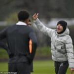 Liam Rosenior absolvoval tréning Chelsea prvýkrát od svojho vymenovania za hlavného trénera