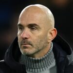 LONDÝN, ANGLICKO - 30. DECEMBRA: Enzo Maresca, manažér Chelsea, kráča na ihrisku po zápase Premier League medzi Chelsea a Bournemouthom na Stamford Bridge 30. decembra 2025 v Londýne v Anglicku. (Foto: Eddie Keogh/Getty Images)