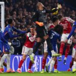 Ben White hlavičkuje