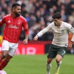 Chelsea zvažuje prekvapivý krok pre hviezdu Liverpoolu, keďže možnosť Douglasa Luiza mizne