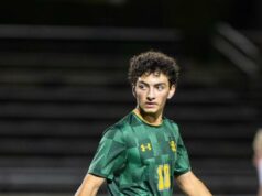 Chlapčenský futbalový tím Moorpark ukazuje defenzívnu prevahu Chlapčenský futbalový tím Moorpark ukazuje defenzívnu prevahu