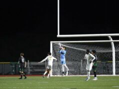 Chlapčenský futbalový tím Oak Park zaznamenal školských rekordných 10 odstávok Chlapčenský futbalový tím Oak Park zaznamenal školských rekordných 10 odstávok