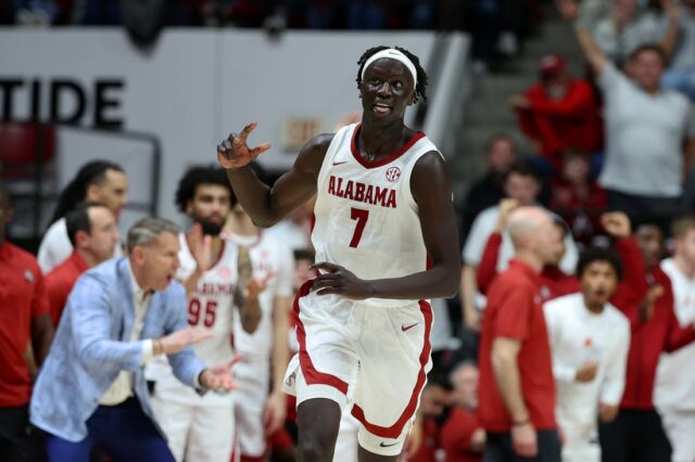 Basketbal NCAA: Texas v Alabame