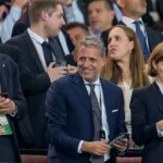 Rafi Moersen sa bude hlásiť Johanovi Langemu (vľavo) v Tottenhame po odchode Fabia Paraticiho ​​(centrálneho) a Rebeccy Caplehorn (vpravo)