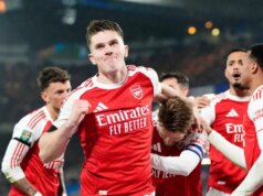 Čo urobil Liam Rosenior Viktorovi Gyokeresovi v zápase Chelsea vs Arsenal, keď gesto zdvihlo obočie Rozhodnutie Viktora Gyokeresa z Arsenalu vyvolalo kontroverzný moment od šéfa Chelsea Liama Roseniora