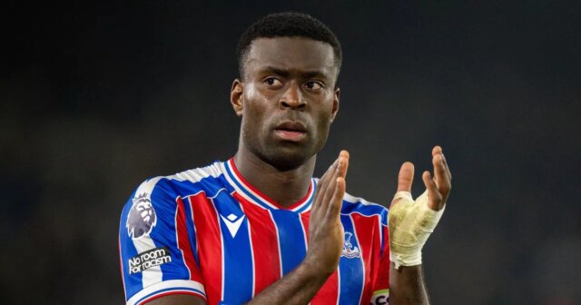 Marc Guehi z Crystal Palace počas zápasu Premier League medzi Leeds United a Crystal Palace na Elland Road 20. decembra 2025 v Leedse, Spojené kráľovstvo