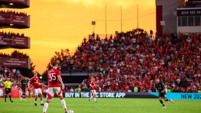 Cole Palmer si neužíva život v Londýne? Manchesterské kluby sú v pohotovosti
