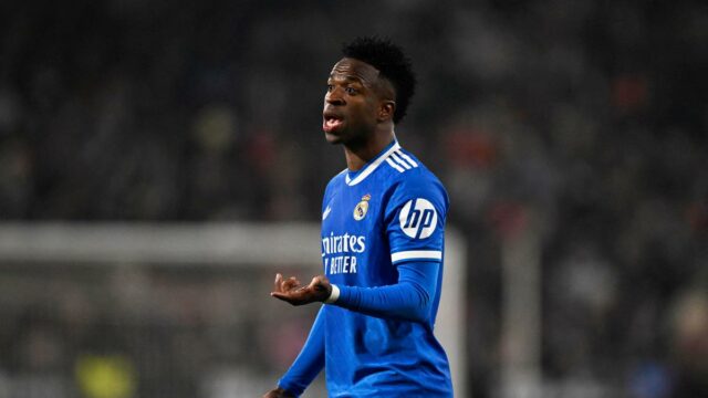 Courtois odpálil rasistické chorály namierené proti hviezde Realu Madrid Viniciusovi
