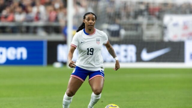 Crystal Dunn, Svetový pohár a olympijská víťazka, odchádza do dôchodku vo veku 33 rokov
