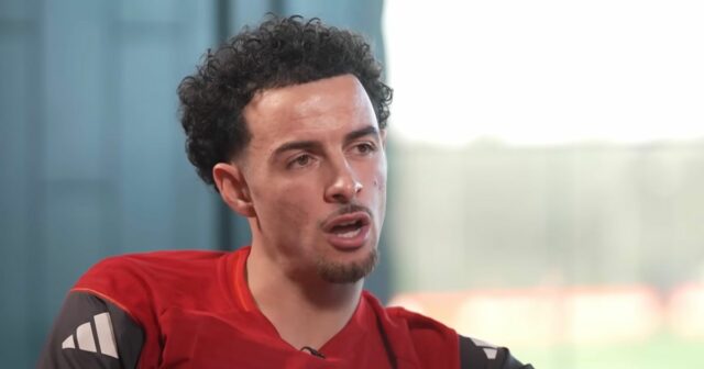 LONDÝN, ANGLICKO - 4. JANUÁRA: Sklíčení hráči Liverpoolu po tom, čo Harrison Reed z Fulhamu skóroval na 2:2 počas zápasu Premier League medzi Fulhamom a Liverpoolom v Craven Cottage 4. januára 2026 v Londýne v Anglicku. (Foto: Shaun Brooks – CameraSport cez Getty Images)