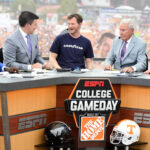 Dale Earnhardt Jr. (3) pred Cars Tour 2022 LMSC 125. Zdroj: Getty