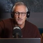 Gary Lineker žartoval, že Manchester United by mal dostať Michaela Carricka k podpisu manažérskej zmluvy.