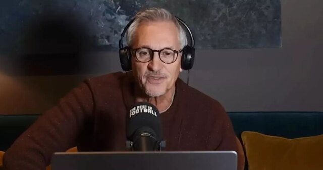 Gary Lineker žartoval, že Manchester United by mal dostať Michaela Carricka k podpisu manažérskej zmluvy.