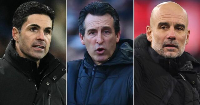 Pep Guardiola si položí ruky na tvár. 