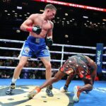 Dalton Smith poslal Subriela Matiasa rútiaceho sa na plátno obrovským pravým hákom v piatom kole