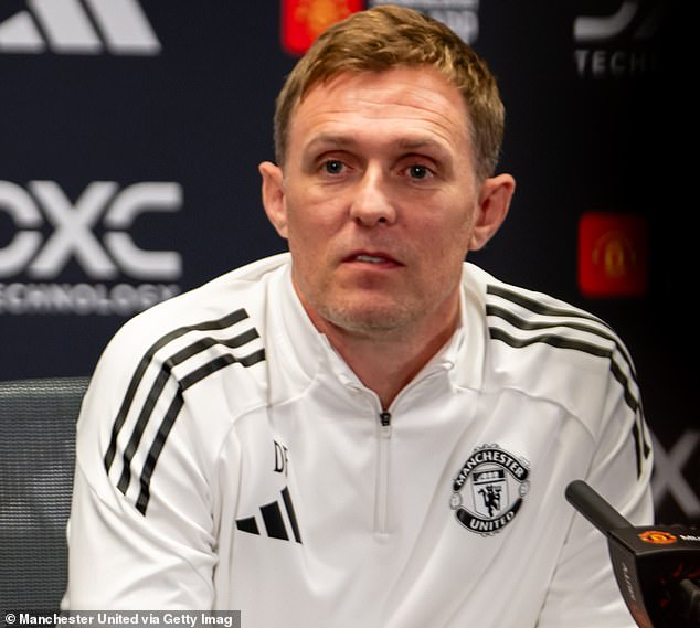 Darren Fletcher bude rokovať s Jasonom Wilcoxom po zrážke Burnley Darren Fletcher bude rokovať s Jasonom Wilcoxom po zrážke Burnley so šéfom Man United v boji o dočasnú úlohu spolu s Ole Gunnar Solskjaer a Michael Carrick