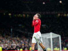 Darren Fletcher kritizuje rozhodovanie a „smiešne“ vylúčenie Shea Laceyho pri odchode z FA Cupu (AFP cez Getty Images)