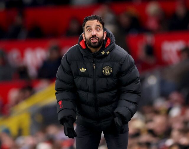 Darren Fletcher mieri kopaním na Rubena Amorima s nárokom na Darren Fletcher mieri kopaním na Rubena Amorima s nárokom na formáciu