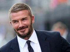 David Beckham dráždi syna fanúšika Arsenalu Romea po víťazstve Man United 3:2 | Futbal | Šport David Beckham dráždi syna fanúšika Arsenalu Romea po víťazstve Man United 3:2 | Futbal | Šport