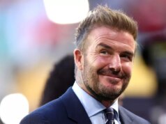 David Beckham posiela správu „si v poriadku“ svojmu synovi po Brooklynovom štipľavom útoku David Beckham