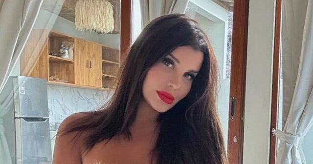 Dcéra bývalej hviezdy Glasgow Rangers Claudia Caniggia je tvorcom obsahu pre dospelých, ktorý zdieľa štipľavé obrázky online