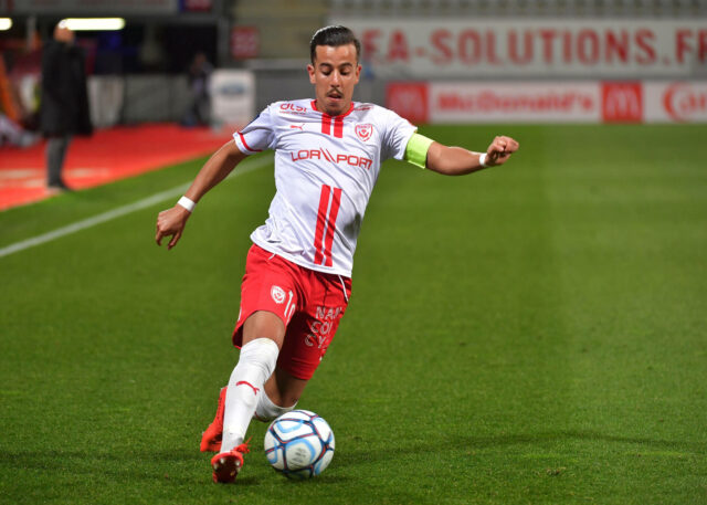 Derby má záujem získať Amine Bassi na bezplatný prestup
